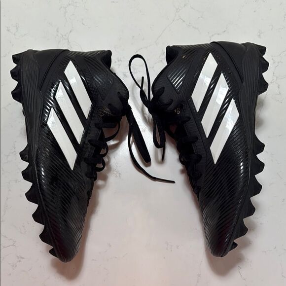 Athletic_Shoes